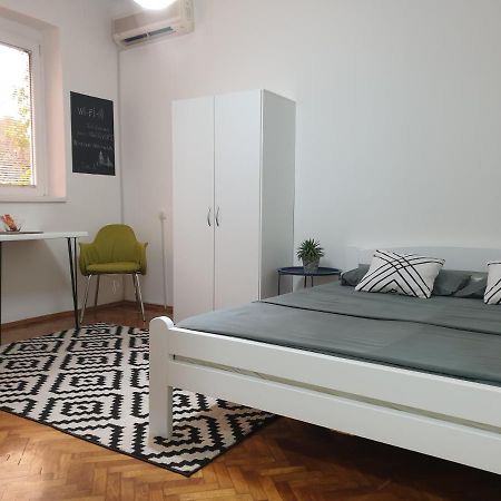 Apartman Park Jagodina-Studio U Centru Grada Extérieur photo